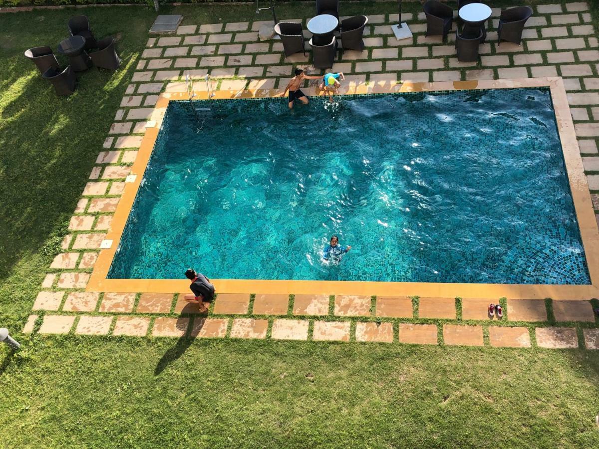 Alokik Resort- Pure Veg Манали Экстерьер фото